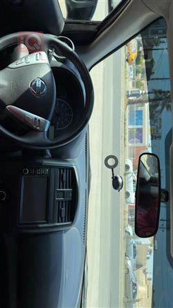 نيسان فيرسا